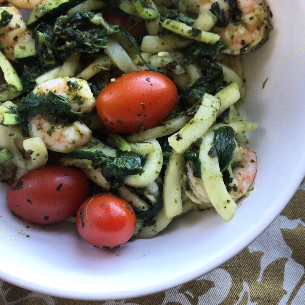 Holly Would Life Easy Weekday Lunch, Pesto Shrimp Zoodles